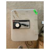 Sentry 1250 safe - no combination