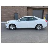 2016 White Chevrolet Malibu Sedan