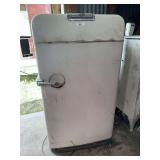 Frigidaire Refrigerator by General Motors, UNKNOWN WORKING CONDITION