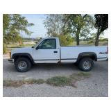 2000 Chevy 2500 4x4 Pickup Truck