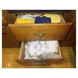 Kitchen Towels & Pot Holders