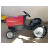 Case IH 7130 Magnum Pedal Tractor by ERTL