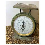 Pelouze MFG Co. Chicago Green Kitchenette Scale Deluxe
