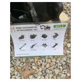 Mini excavator attachment set  This set includes two buckets, one quick hitch, one grabber, two augers, a rake and a ripper. Pin hole size 25MM