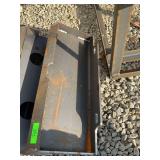 Mini skid steer attachment plate