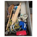 Miscellaneous kitchen utensils