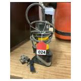 Dewalt DW672 offset trim router
