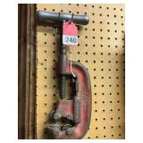 1 RIDGID 4 wheel pipe cutter for where there is very little room to cut pipe