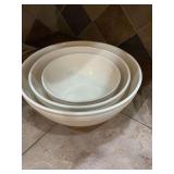 Set of 3 ceramic bowls