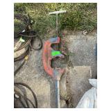 Pipe cutter