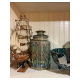 Miscellaneous glassware, serving bowls