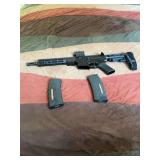 AR 15 556 pistol grip short stock with two mags