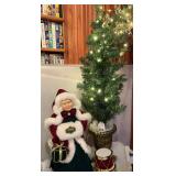 1998 Caroler with 40 inch lighted tree