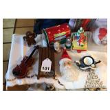 Lot of smalls which is the best way to decorate your Christmas scenes is with smalls.