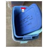 4 Totes w/lids