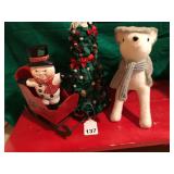 4 nice items with sled and custom made tree