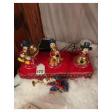 Mickey Mouse Christmas band that works great with Goofy not so much.