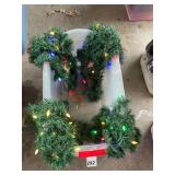Tote with 4 Strands of battery operated garland – with new batteries, work great
