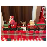 This is a very vintage wooden train with passenger’s great condition