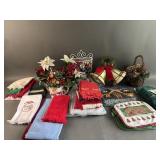 Holiday/Christmas Decor & Linens