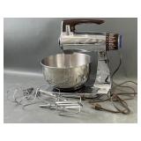 Running Sunbeam Mixmaster, Bowl & 4 Whisks
