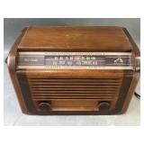 RCA Victor 1940s Tube Radio 34X Works!