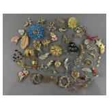 Gold Tone Costume Jewelry Broaches Gold Tone Costume Jewelry Broaches
