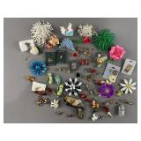 Vtg & Modern Costume Jewelry Broaches Vtg & Modern Costume Jewelry Broaches