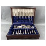 Roger Brothers Daffodil Flatware In Wooden Case