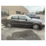 2006 Lincoln Town Car With Certification