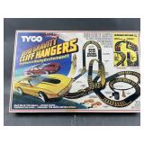 Vtg Tyco Zero Gravity Cliff Hangers Electric R/Cs