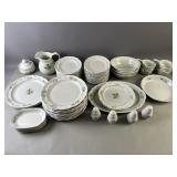 Pfaltzgraff Christmas Heirloom Dining Service