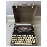 Vintage Unbranded Typewriter in Carrying Case
