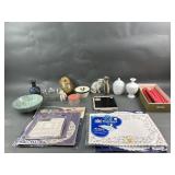 Vintage Paper Doilyï¿½s, Lieftan Cat, Milk Glass