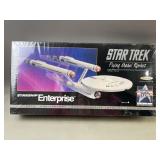 Star Trek Starship Enterprise Flying Model Kit