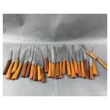 Vtg Bakelite Knives & More