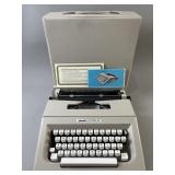 Vintage Olivetti Lettera 25 Typewriter With Case