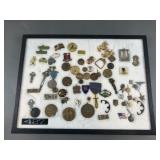 Vintage Assorted Military Metals & Buttons