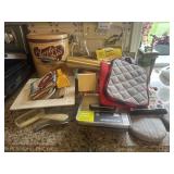 Assorted Kitchen Items
