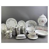 Pfaltzgraff Winterberry Dinnerware Set
