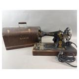 Antique 1910-1914 Singer Model 128 W/ Knee Control