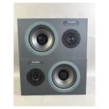 2 Alesis Monitor One Monitors