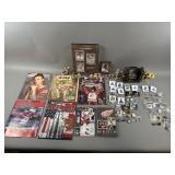 Red Wings Magazines & Cards, NHL Pins & More