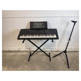 Yamaha PSR-500 Keyboard, Stand & Guitar Stand