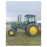 1979 JOHN DEERE 4440 CAB TRACTOR