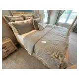 KING DUVET COVER & THROW PILLOWS