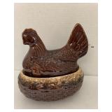 Hull USA Hen on a Nest
