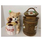 2 Vintage cookie Jars