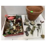 Garden Pieces, Pot, Misc
