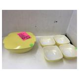 Pyrex Yellow Harvest bowls